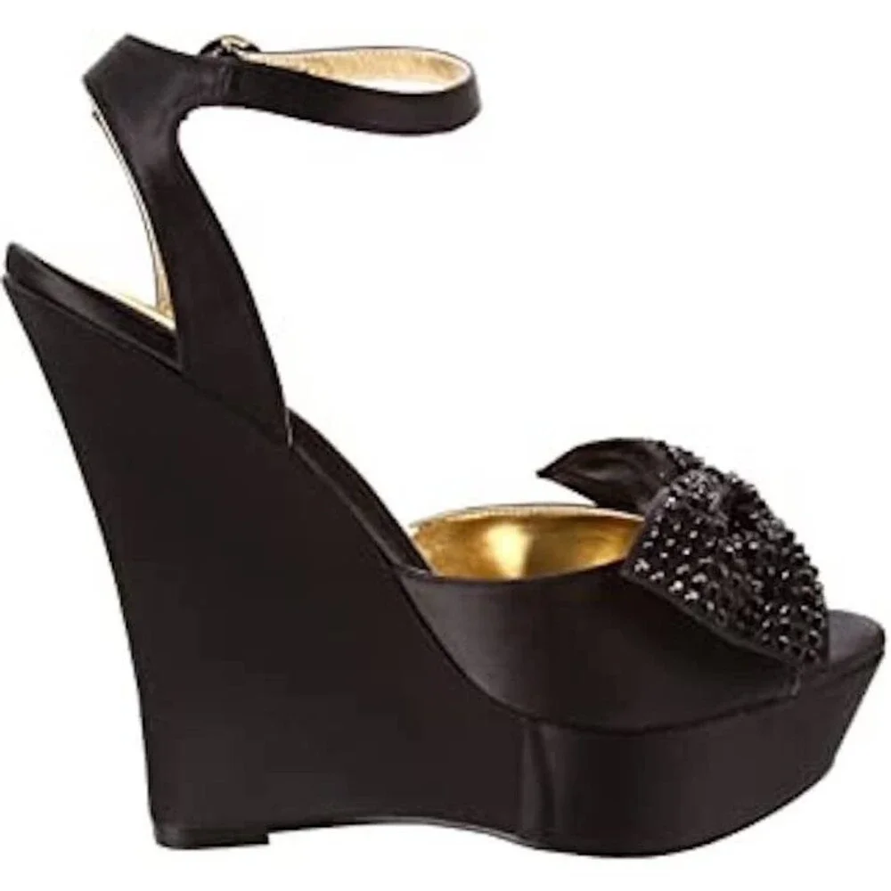NWOB Kelsi Dagger Cayda Rhinestone Bow Wedge